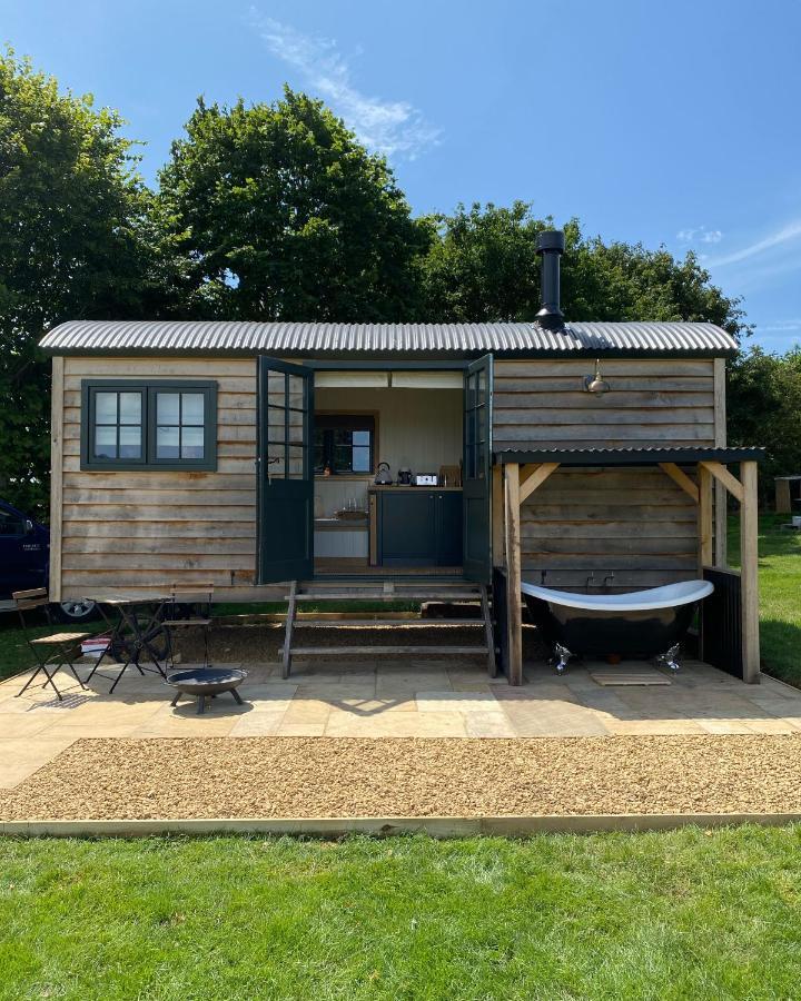 The Rabbit Warren Shepherd Hut Ketton Экстерьер фото