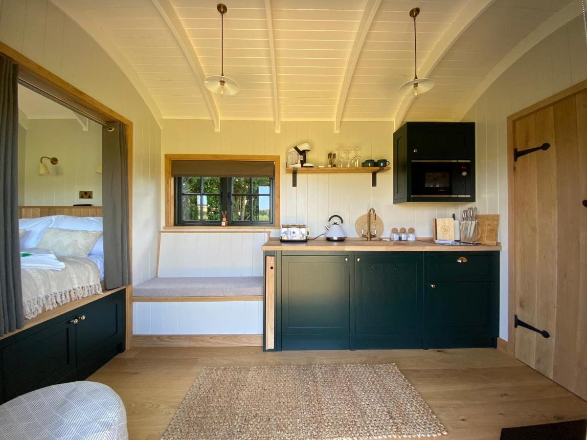 The Rabbit Warren Shepherd Hut Ketton Экстерьер фото